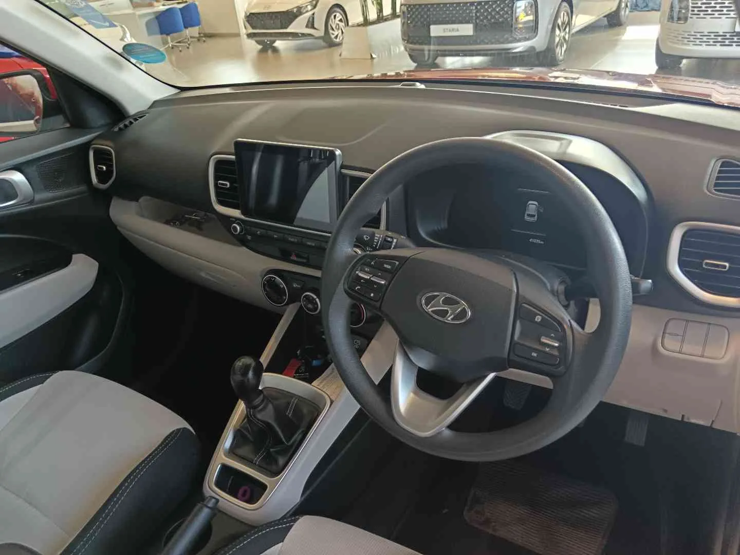 2024 Hyundai VENUE VENUE 1.2 PREMIUM MT MY24 thumbnail 9
