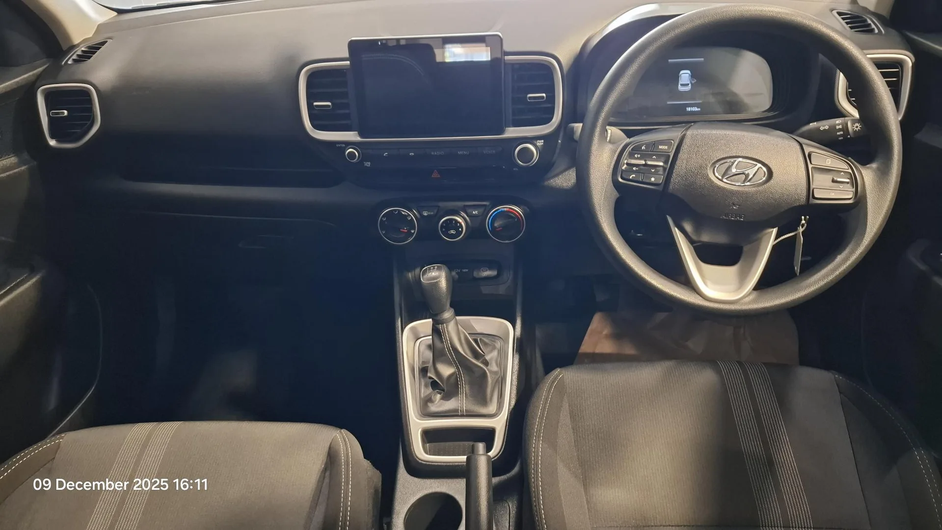 2024 Hyundai VENUE VENUE 1.2 PREMIUM MT MY24 thumbnail 5