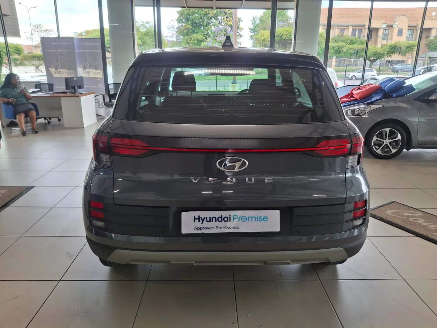 2025 Hyundai VENUE VENUE 1.2 PREMIUM MT MY24 thumbnail 3