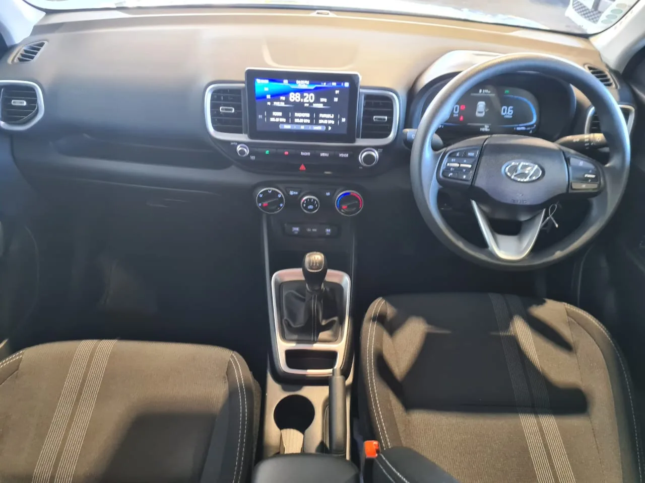 2024 Hyundai VENUE VENUE 1.2 PREMIUM MT MY24 thumbnail 14