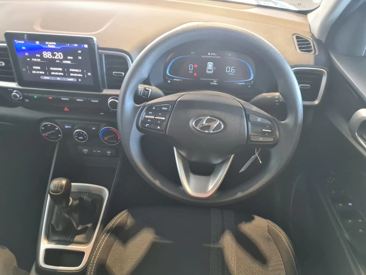 2024 Hyundai VENUE VENUE 1.2 PREMIUM MT MY24 thumbnail 7