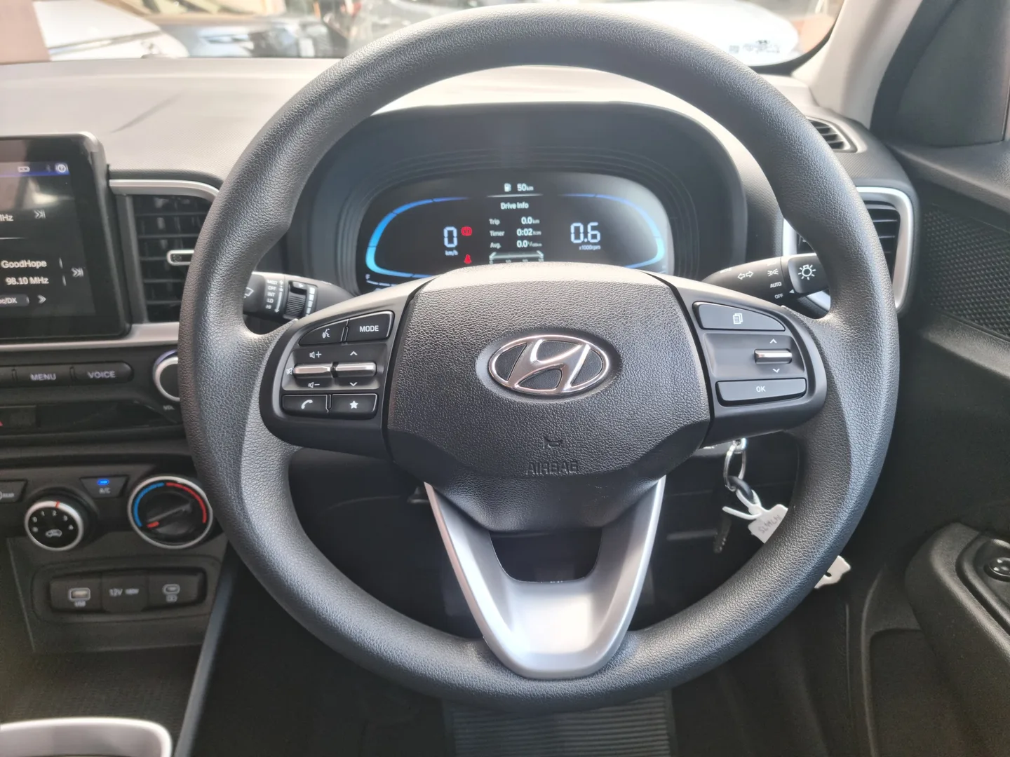 2024 Hyundai VENUE VENUE 1.2 PREMIUM MT MY24 thumbnail 4