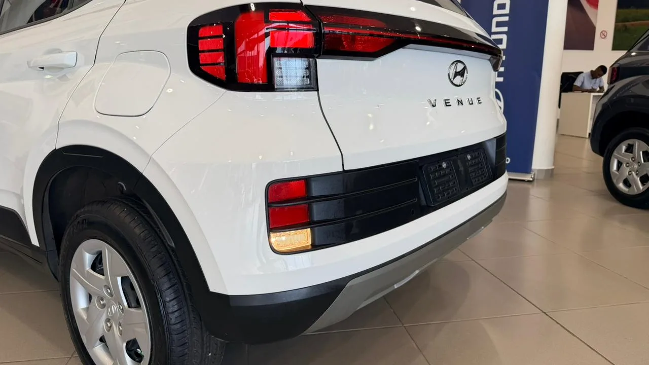 2024 Hyundai VENUE VENUE 1.2 PREMIUM MT MY24 thumbnail 10