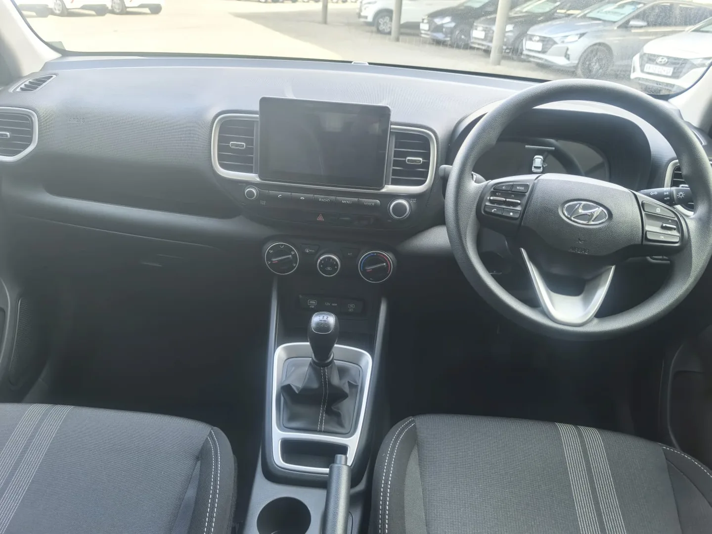 2024 Hyundai VENUE VENUE 1.2 PREMIUM MT MY24 thumbnail 6