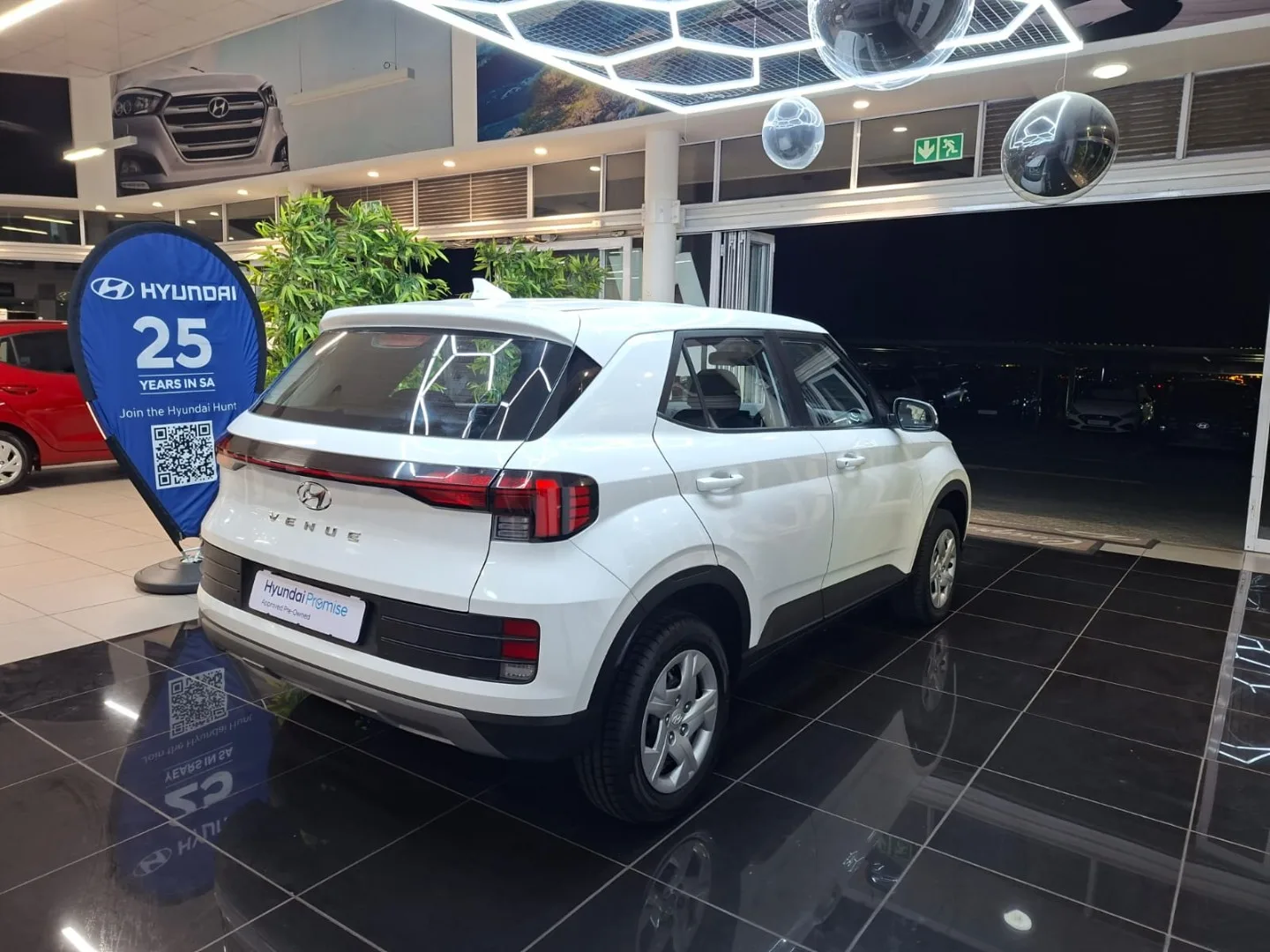 2024 Hyundai VENUE VENUE 1.2 PREMIUM MT MY24 thumbnail 6