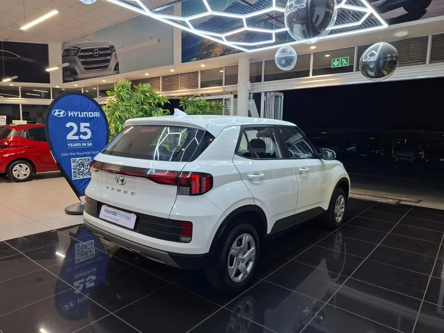 2024 Hyundai VENUE VENUE 1.2 PREMIUM MT MY24 thumbnail 6