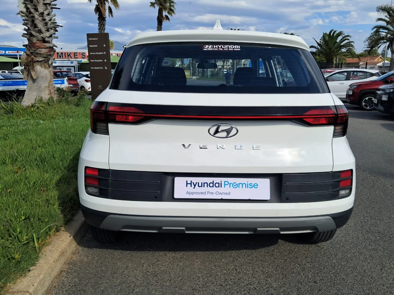 2024 Hyundai VENUE VENUE 1.2 PREMIUM MT MY24 thumbnail 4