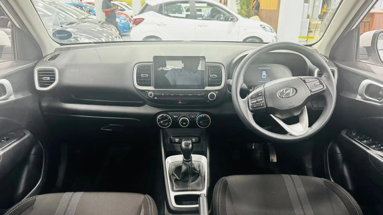 2024 Hyundai VENUE VENUE 1.2 PREMIUM MT MY24 thumbnail 12