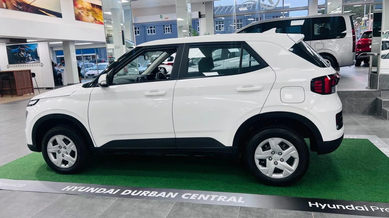 2025 Hyundai VENUE VENUE 1.2 PREMIUM MT MY24 thumbnail 4