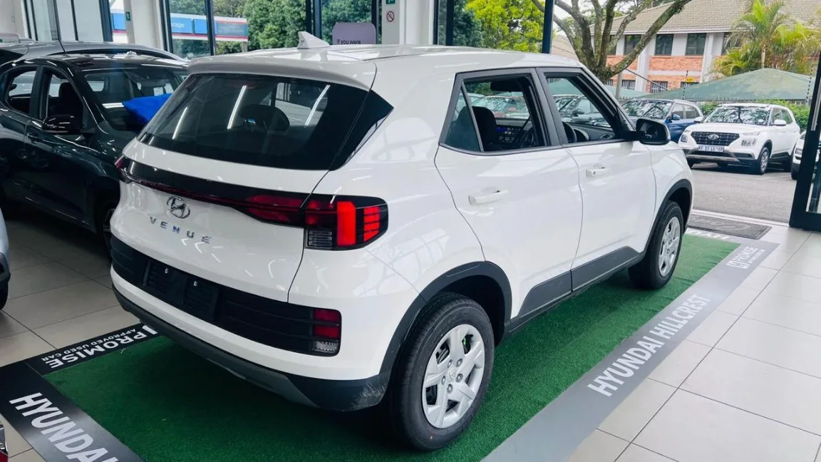 2025 Hyundai VENUE VENUE 1.2 PREMIUM MT MY24 thumbnail 5