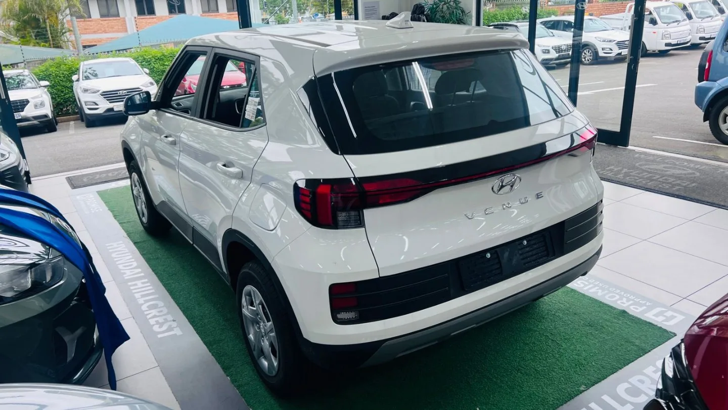 2025 Hyundai VENUE VENUE 1.2 PREMIUM MT MY24 thumbnail 7