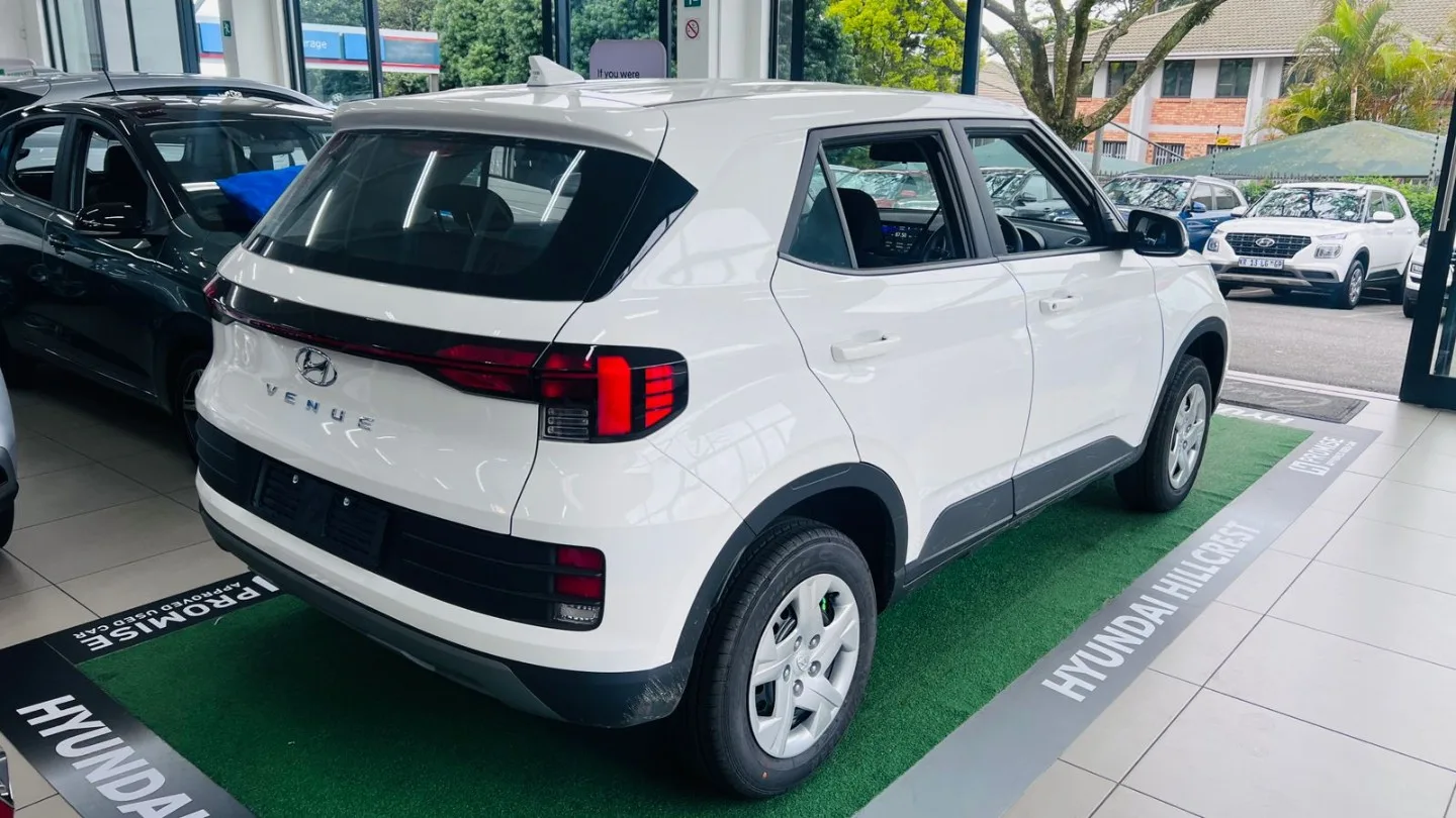 2025 Hyundai VENUE VENUE 1.2 PREMIUM MT MY24 thumbnail 5