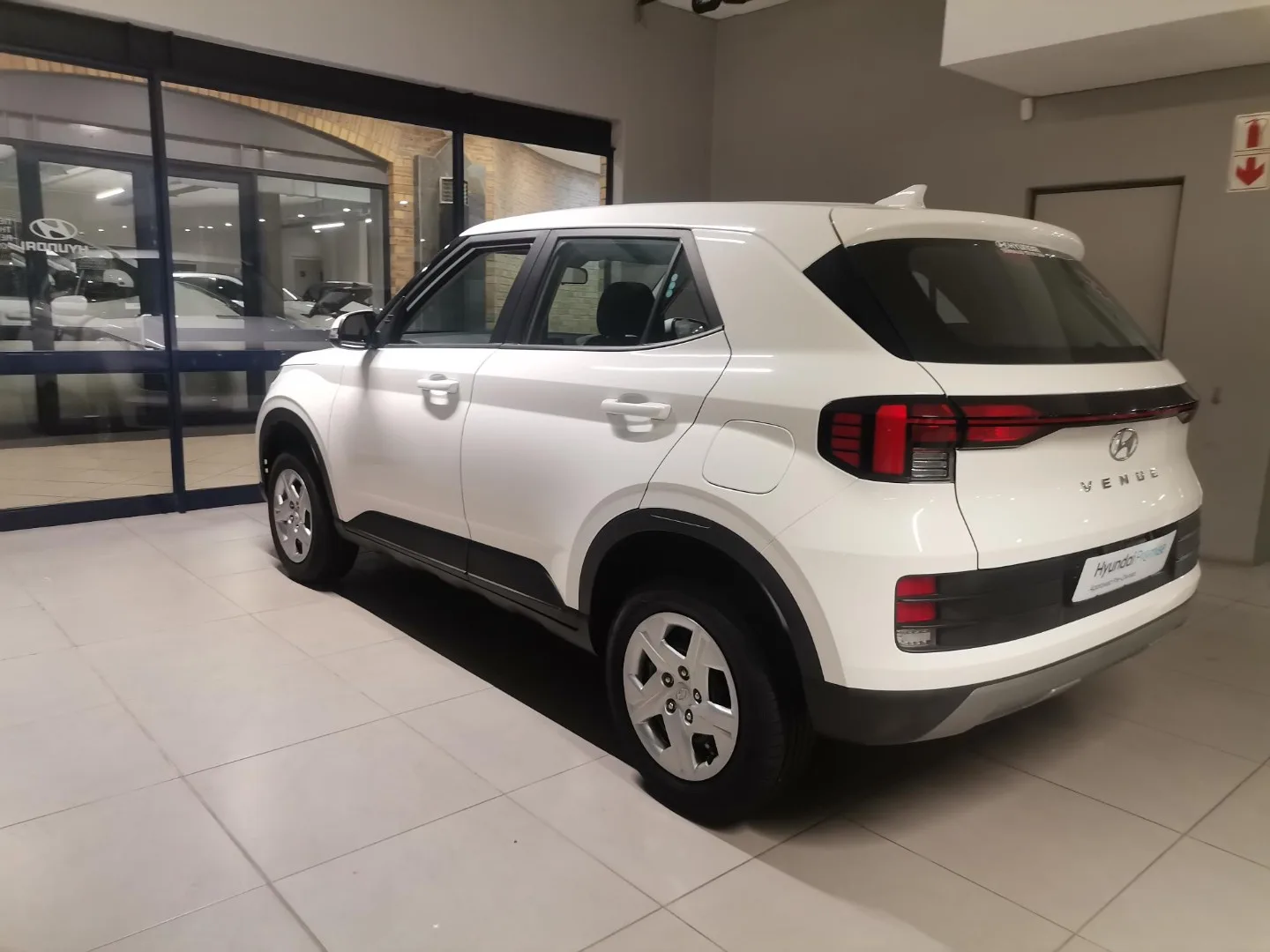 2025 Hyundai VENUE VENUE 1.2 PREMIUM MT MY24 thumbnail 19