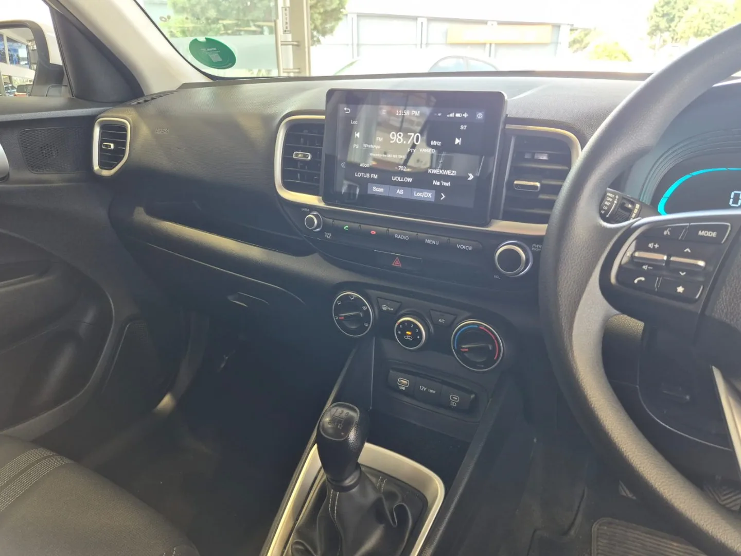 2025 Hyundai VENUE VENUE 1.2 PREMIUM MT MY24 thumbnail 14