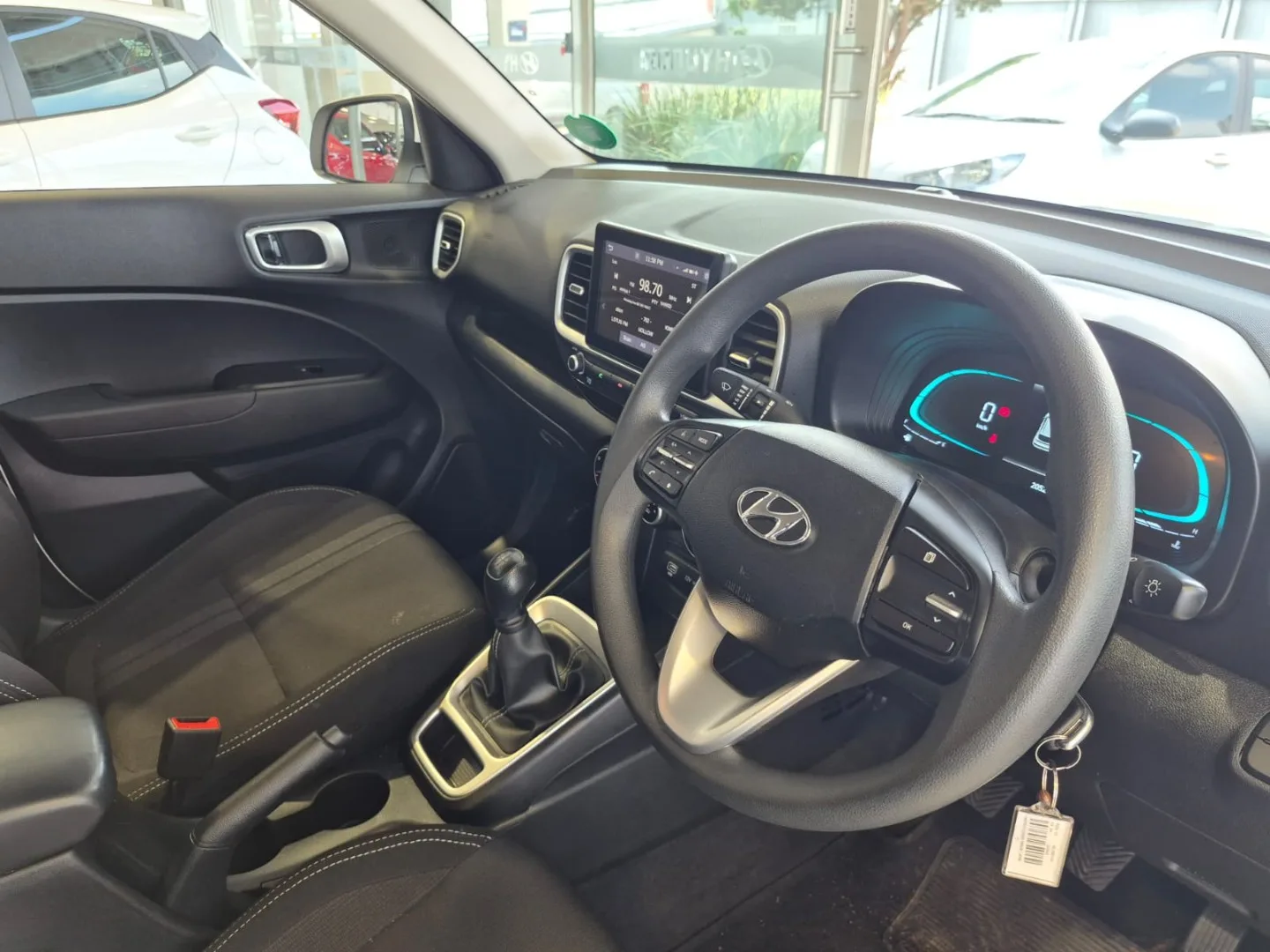 2025 Hyundai VENUE VENUE 1.2 PREMIUM MT MY24 thumbnail 17