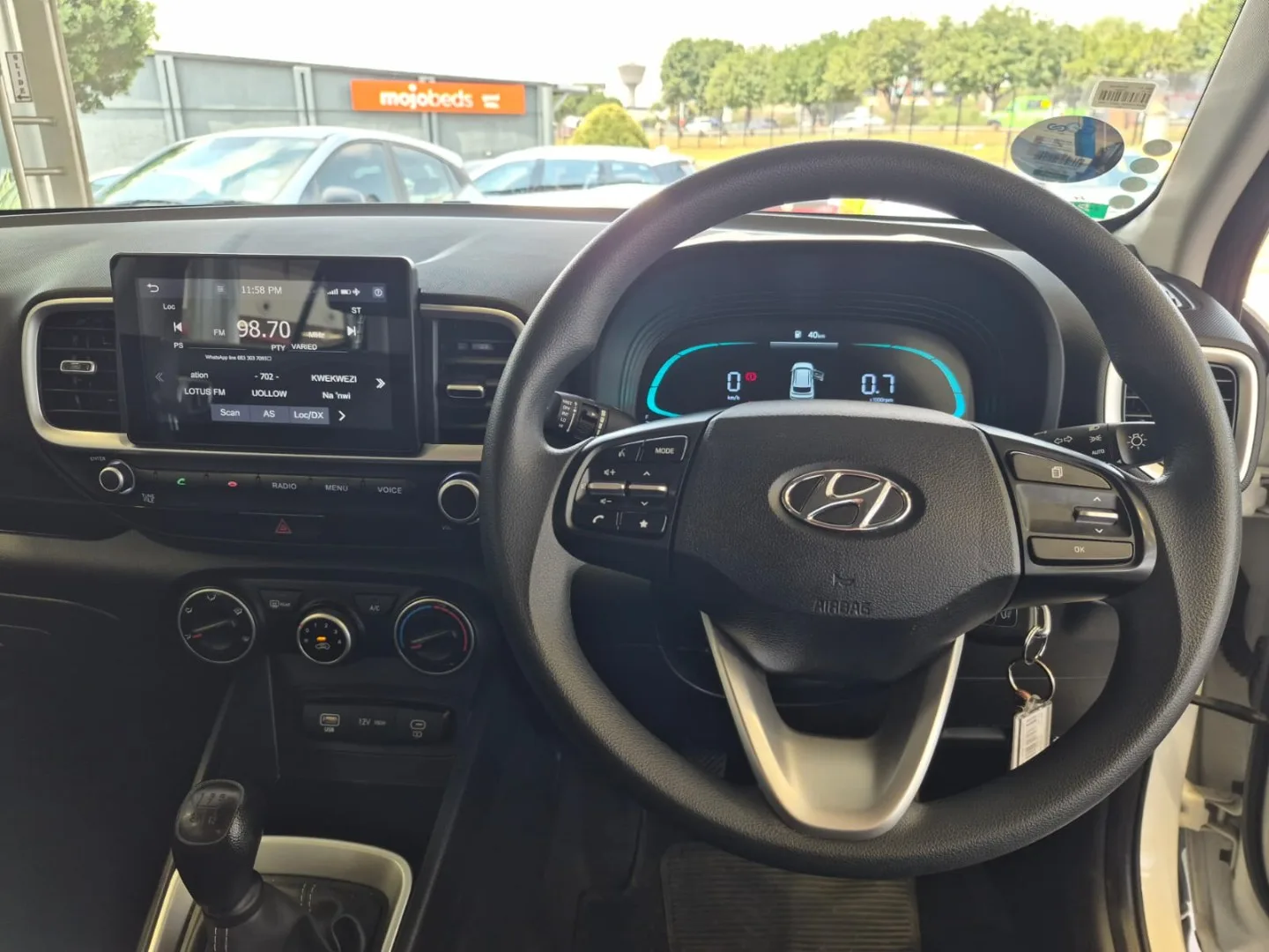 2025 Hyundai VENUE VENUE 1.2 PREMIUM MT MY24 thumbnail 10