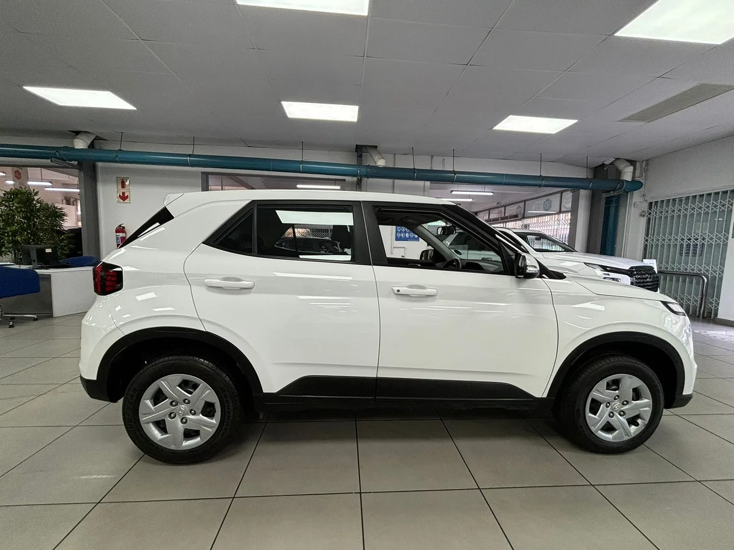 2025 Hyundai VENUE VENUE 1.2 PREMIUM MT MY24 thumbnail 23