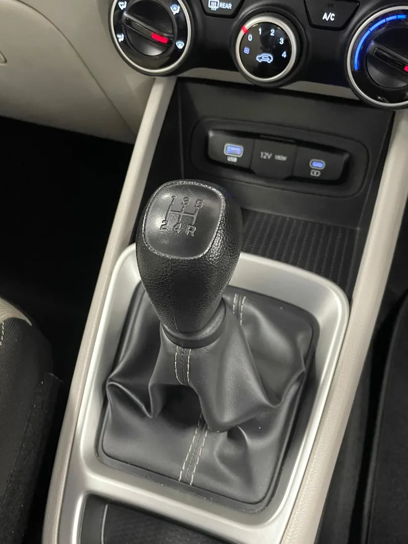 2025 Hyundai VENUE VENUE 1.2 PREMIUM MT MY24 thumbnail 18