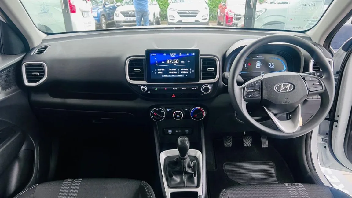 2025 Hyundai VENUE VENUE 1.2 PREMIUM MT MY24 thumbnail 15