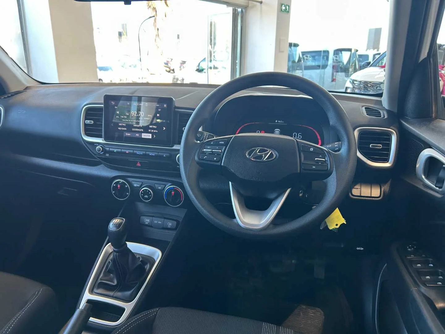 2025 Hyundai VENUE VENUE 1.2 PREMIUM MT MY24 thumbnail 11