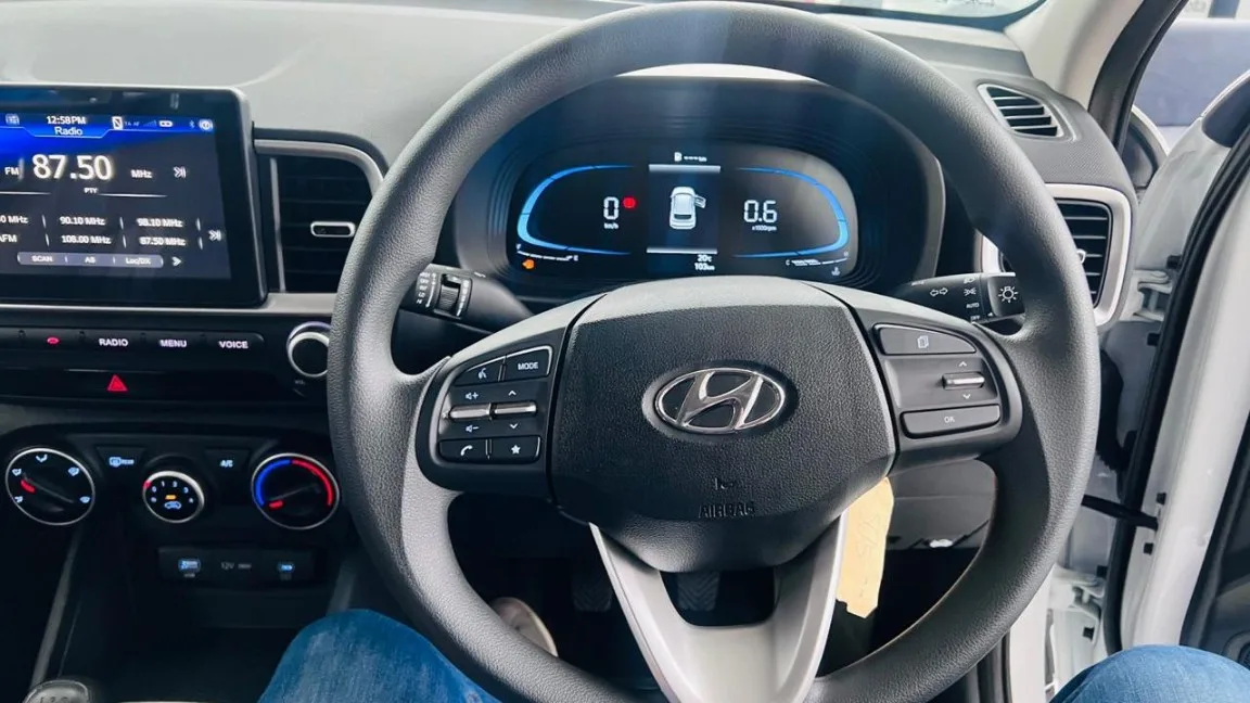 2025 Hyundai VENUE VENUE 1.2 PREMIUM MT MY24 thumbnail 10