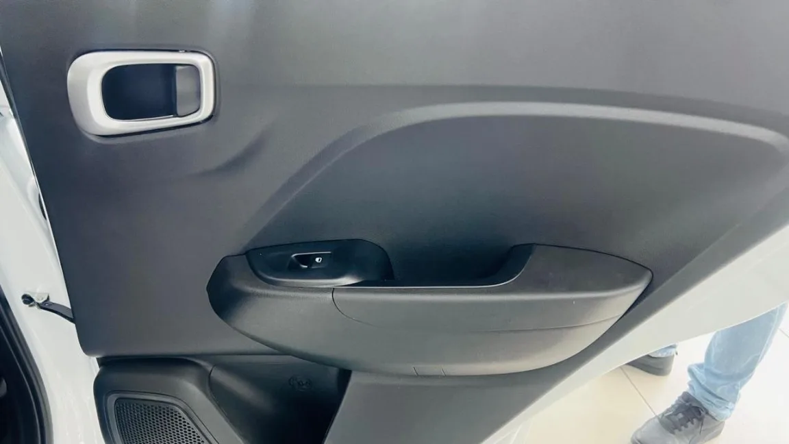 2025 Hyundai VENUE VENUE 1.2 PREMIUM MT MY24 thumbnail 18