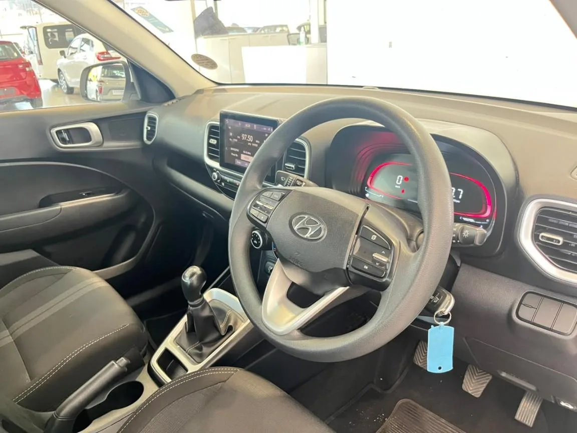 2025 Hyundai VENUE VENUE 1.2 PREMIUM MT MY24 thumbnail 6