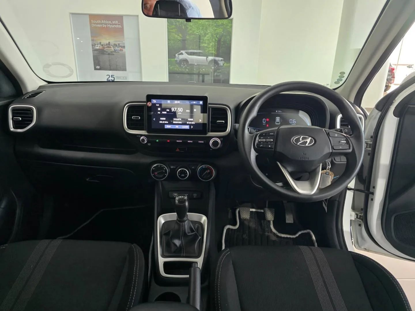 2025 Hyundai VENUE VENUE 1.2 PREMIUM MT MY24 thumbnail 14