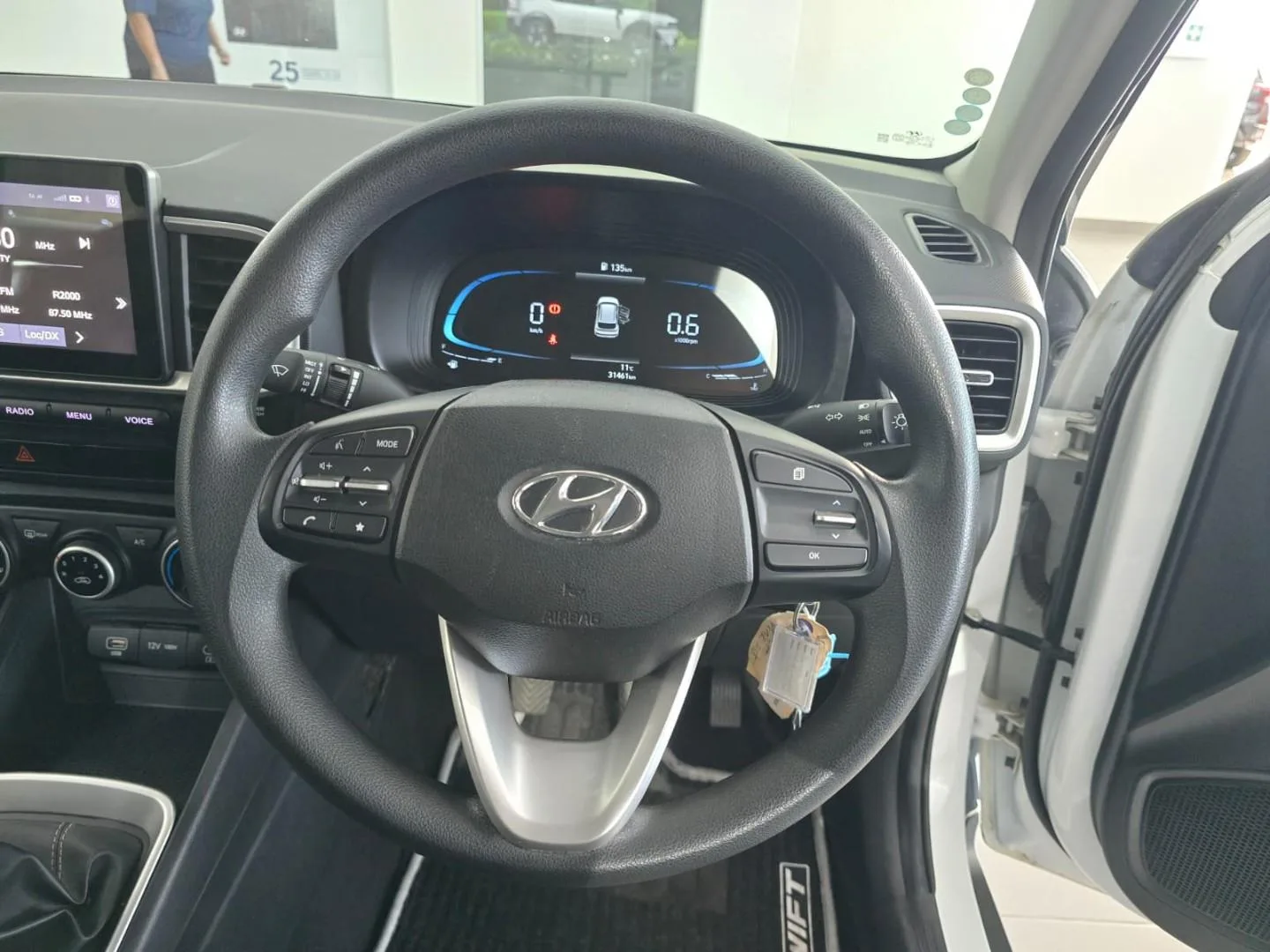 2025 Hyundai VENUE VENUE 1.2 PREMIUM MT MY24 thumbnail 13