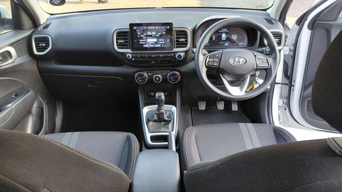 2025 Hyundai VENUE VENUE 1.2 PREMIUM MT MY24 thumbnail 16