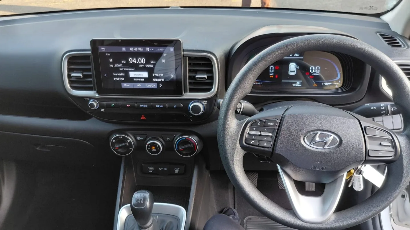 2025 Hyundai VENUE VENUE 1.2 PREMIUM MT MY24 thumbnail 3