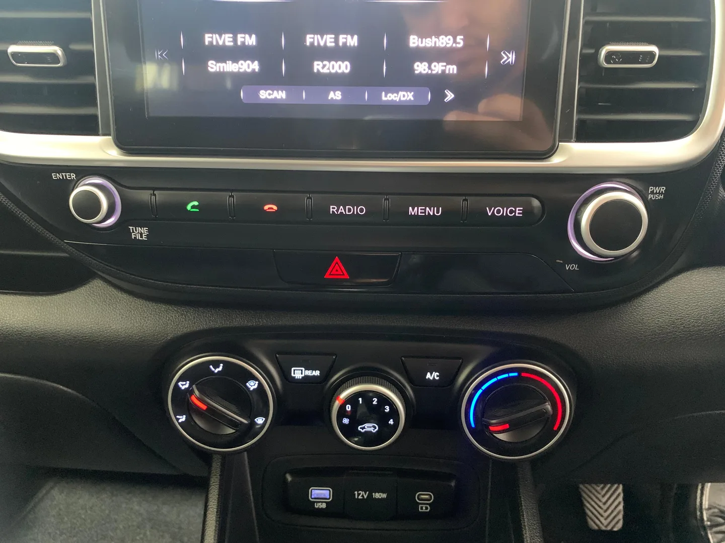 2025 Hyundai VENUE VENUE 1.2 PREMIUM MT MY24 thumbnail 19