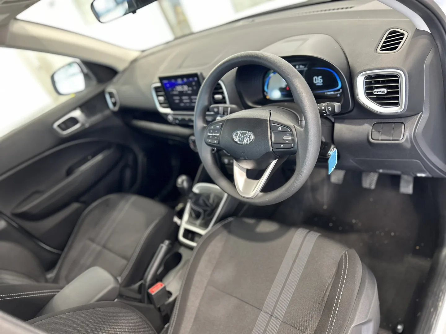 2026 Hyundai VENUE VENUE 1.2 PREMIUM MT MY24 thumbnail 8