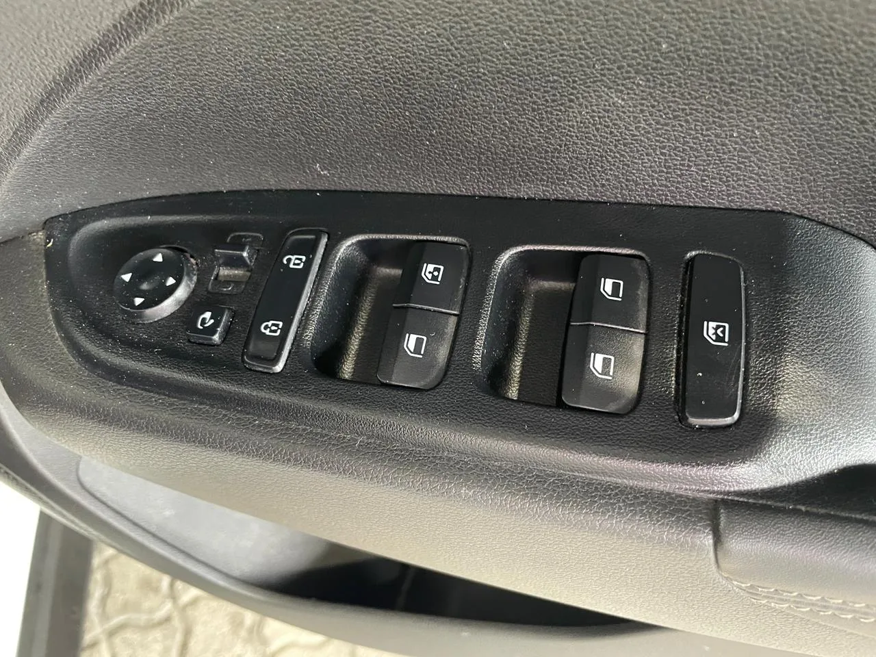 2020 Hyundai VENUE VENUE 1.0 TGDI FLUID M/T thumbnail 18