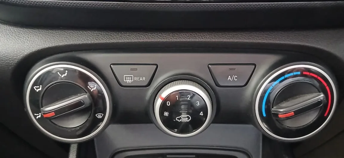 2021 Hyundai VENUE VENUE 1.0 TGDI FLUID M/T 2 TONE thumbnail 13