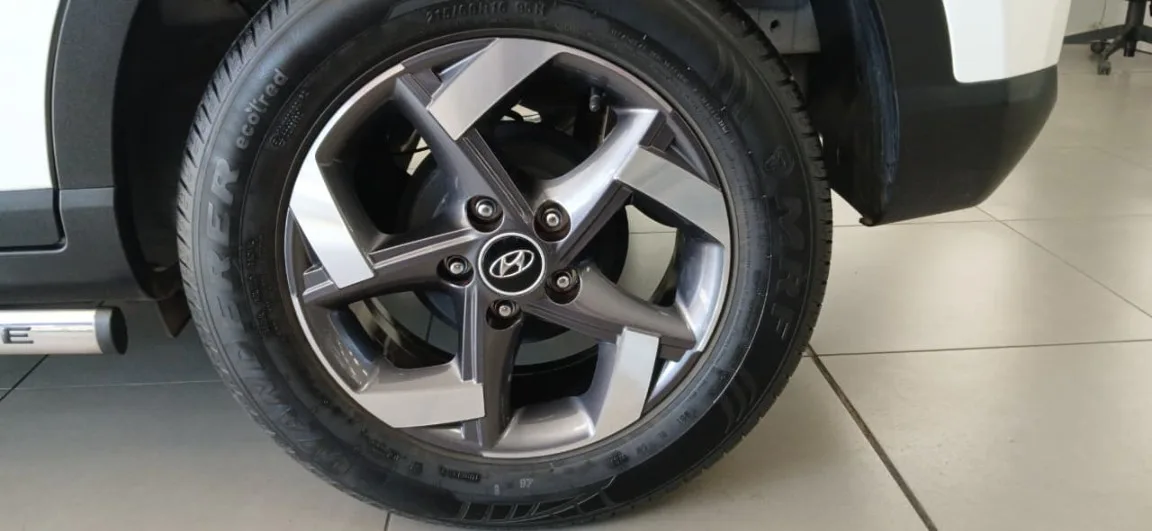 2021 Hyundai VENUE VENUE 1.0 TGDI FLUID M/T 2 TONE thumbnail 19
