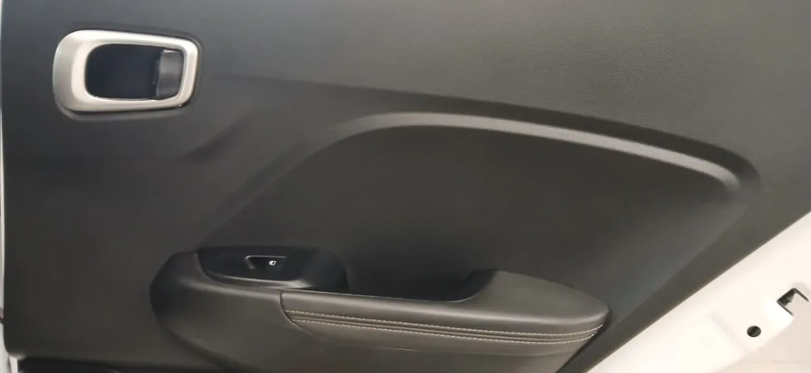 2021 Hyundai VENUE VENUE 1.0 TGDI FLUID M/T 2 TONE thumbnail 8