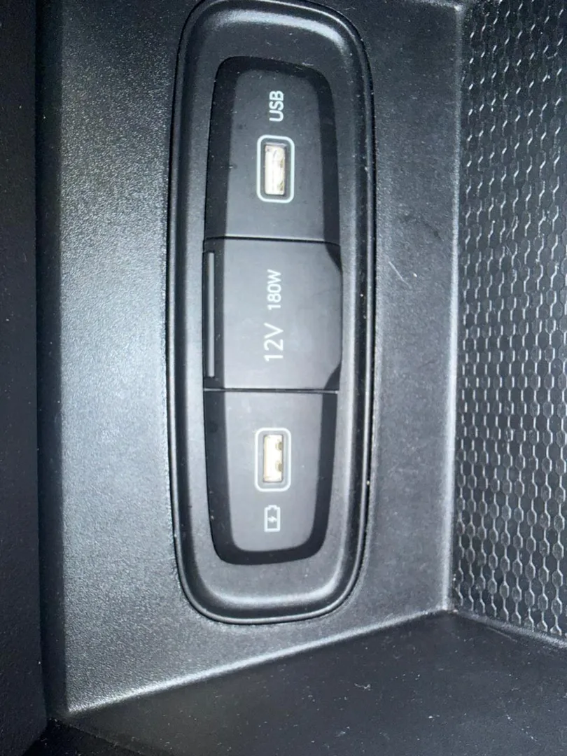 2021 Hyundai VENUE VENUE 1.0 TGDI FLUID M/T 2 TONE thumbnail 18