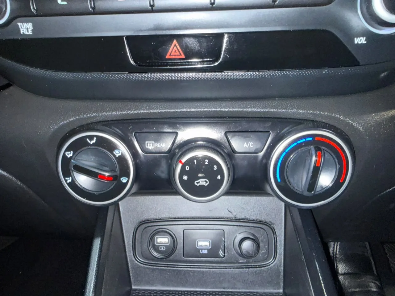 2022 Hyundai VENUE VENUE 1.0 TGDI FLUID M/T thumbnail 10
