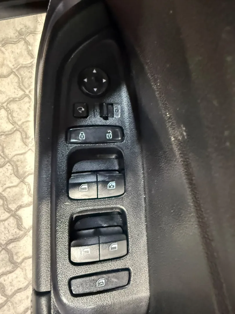 2022 Hyundai VENUE VENUE 1.0 TGDI FLUID M/T thumbnail 17