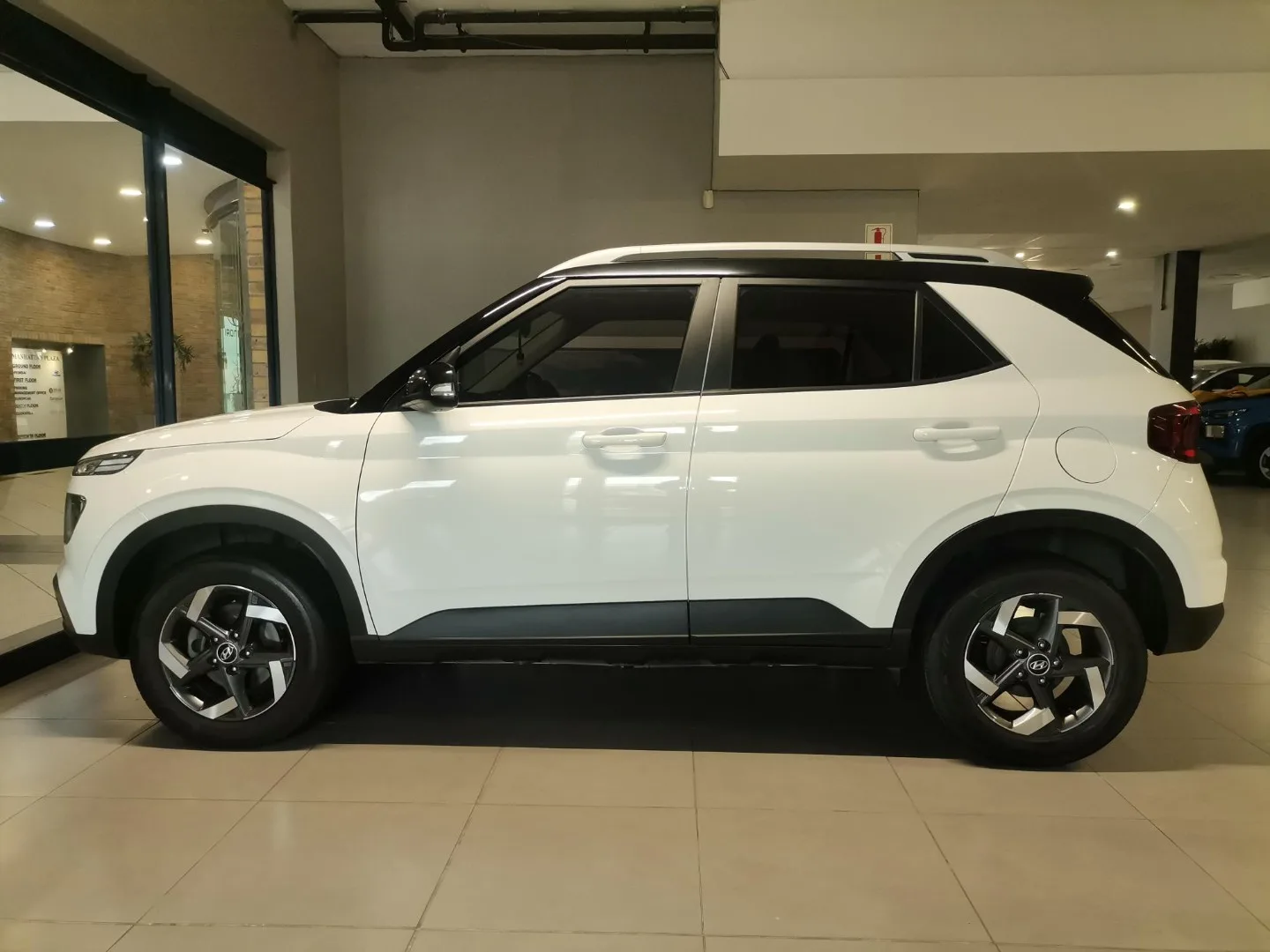 2021 Hyundai VENUE VENUE 1.0 TGDI FLUID M/T thumbnail 9