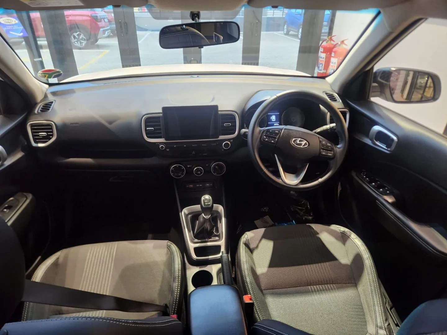2021 Hyundai VENUE VENUE 1.0 TGDI FLUID M/T 2 TONE thumbnail 19