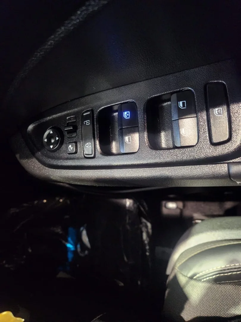 2021 Hyundai VENUE VENUE 1.0 TGDI FLUID M/T 2 TONE thumbnail 10