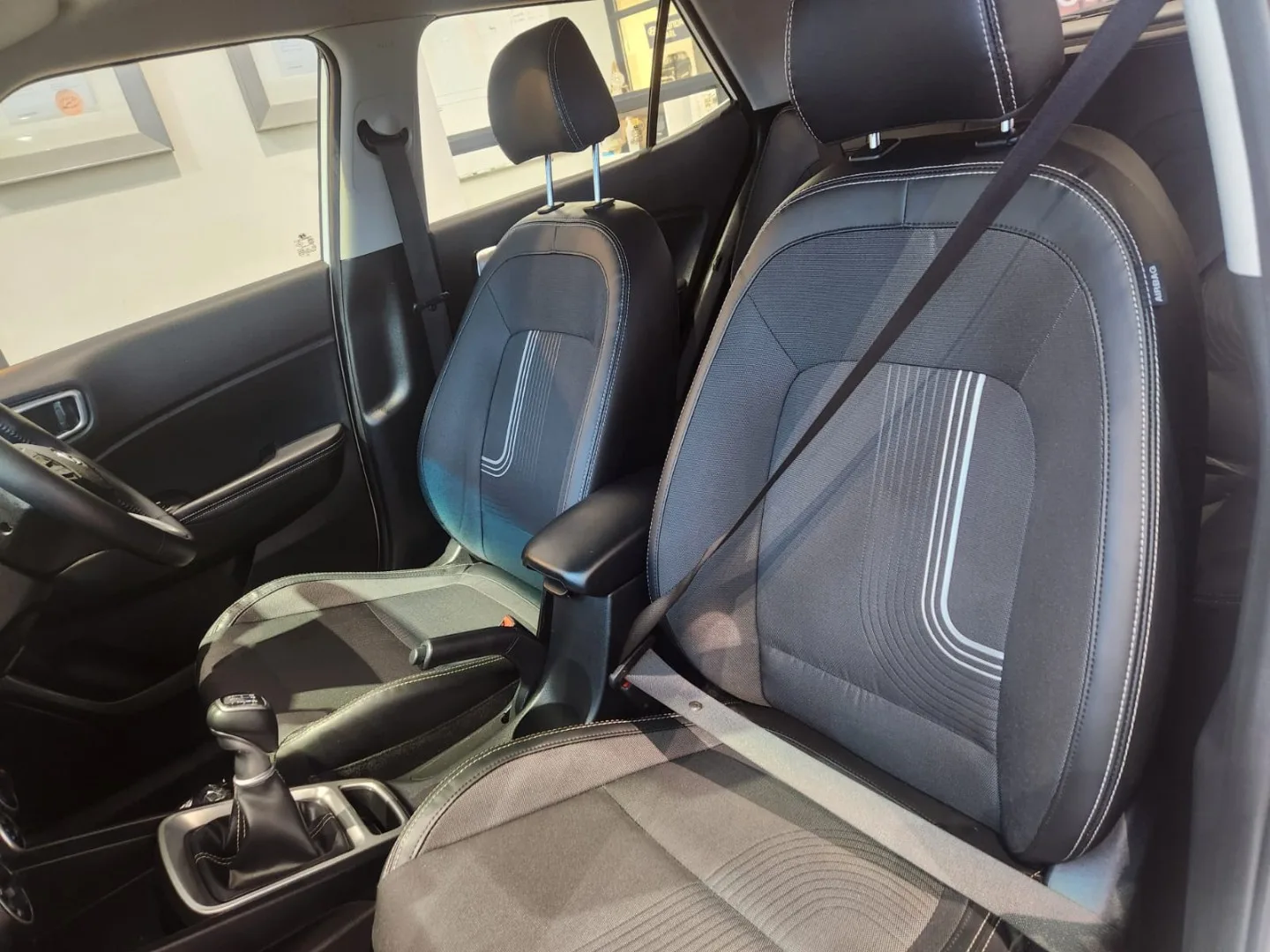 2021 Hyundai VENUE VENUE 1.0 TGDI FLUID M/T 2 TONE thumbnail 18