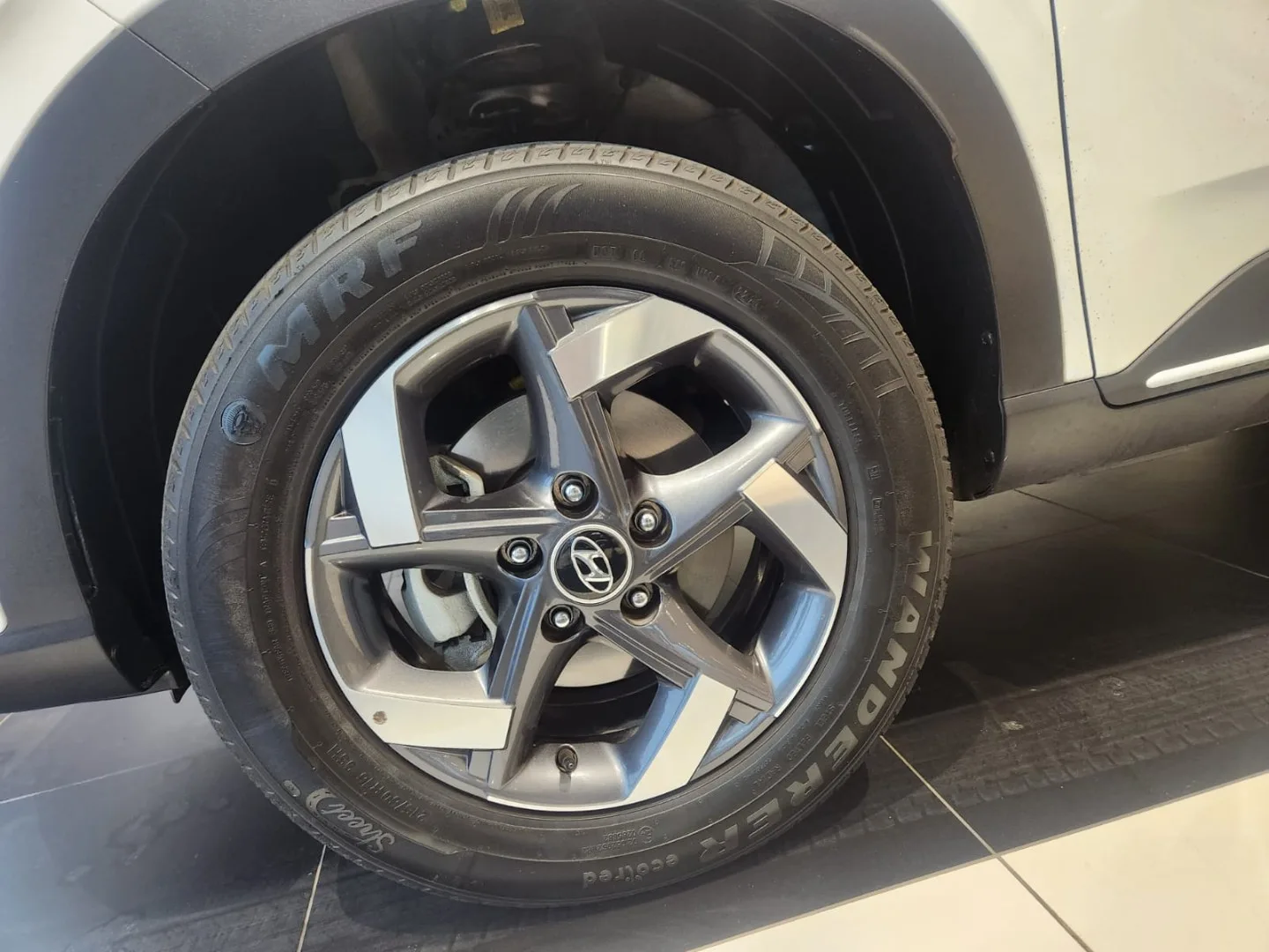 2021 Hyundai VENUE VENUE 1.0 TGDI FLUID M/T 2 TONE thumbnail 9