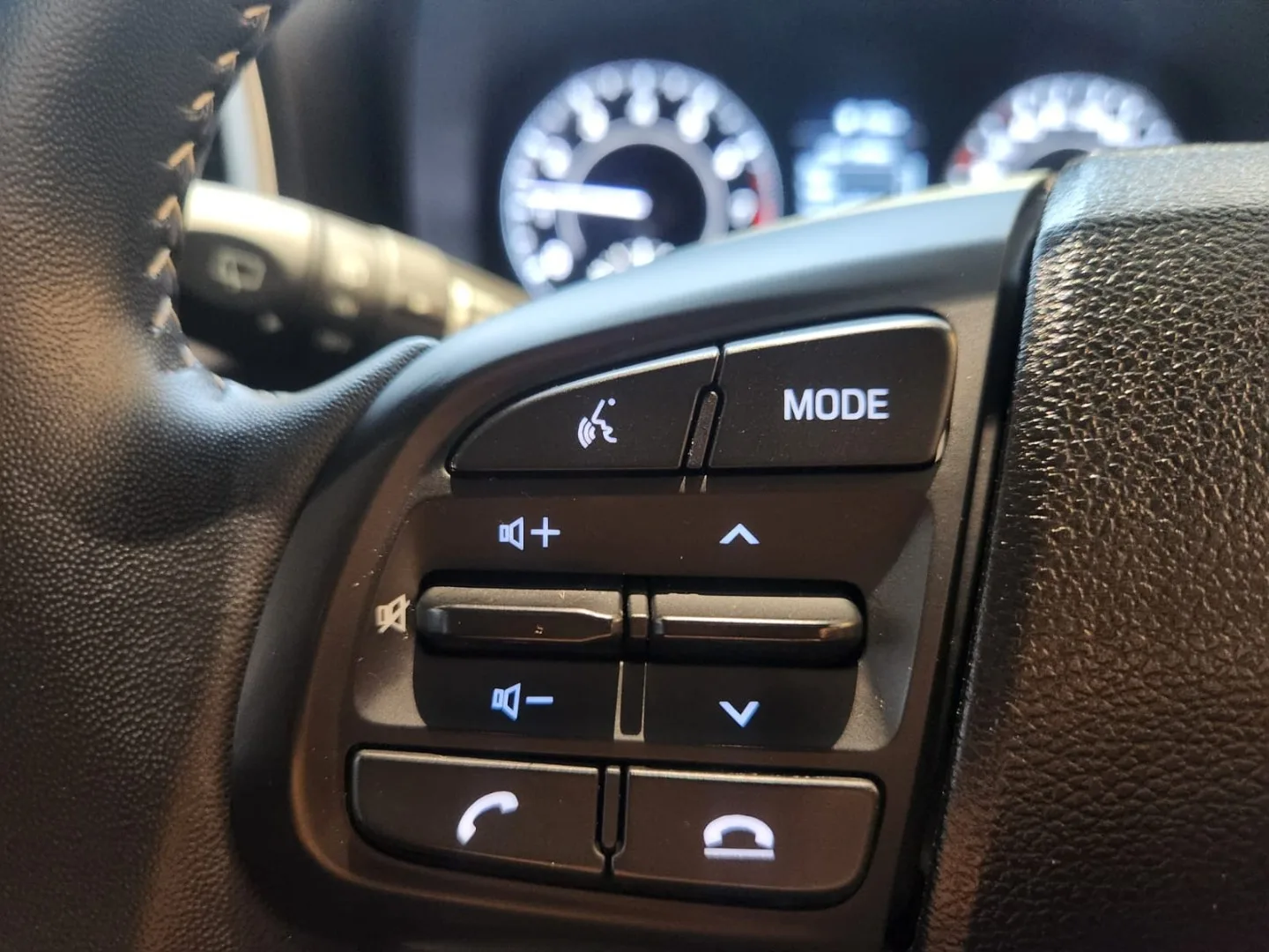 2021 Hyundai VENUE VENUE 1.0 TGDI FLUID M/T 2 TONE thumbnail 15