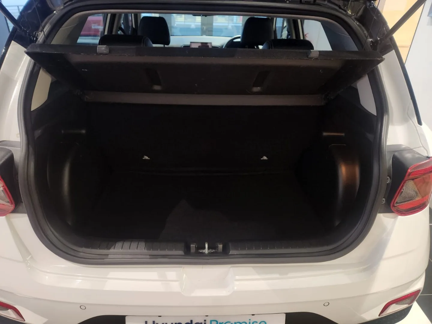 2021 Hyundai VENUE VENUE 1.0 TGDI FLUID M/T 2 TONE thumbnail 8