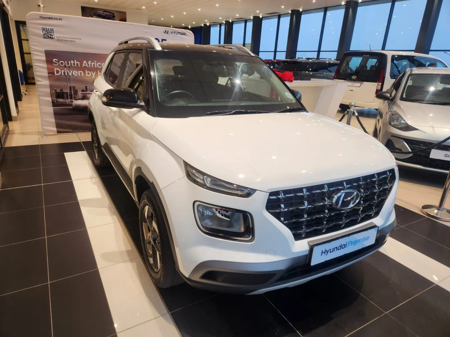 2021 Hyundai VENUE VENUE 1.0 TGDI FLUID M/T 2 TONE thumbnail 3