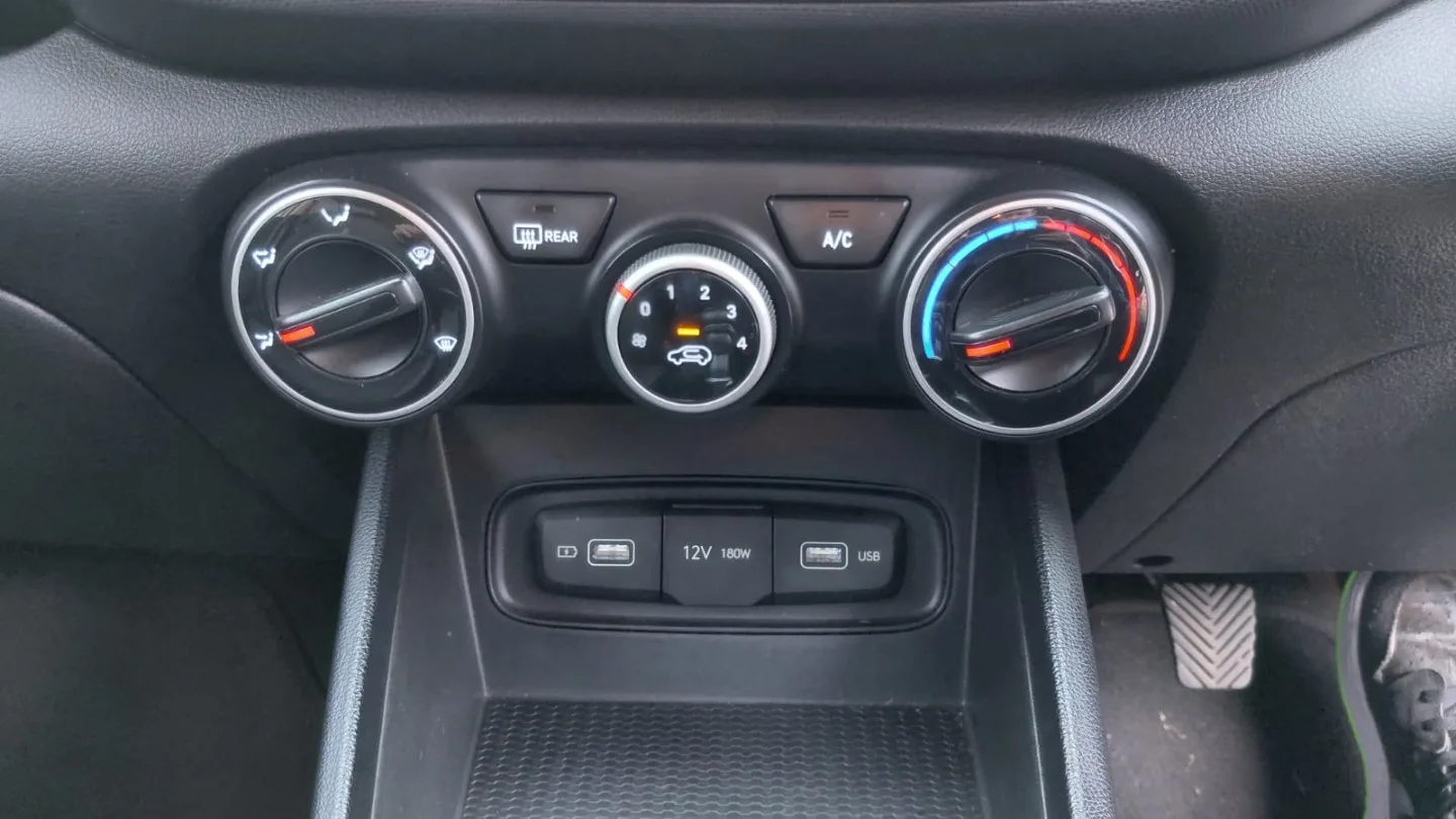 2022 Hyundai VENUE VENUE 1.0 TGDI FLUID M/T thumbnail 11
