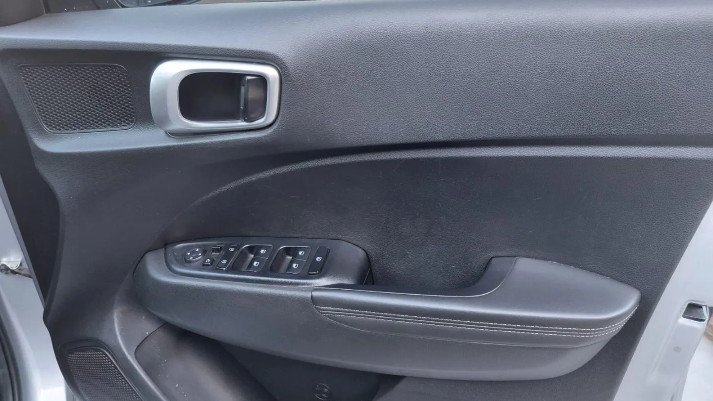 2022 Hyundai VENUE VENUE 1.0 TGDI FLUID M/T thumbnail 16